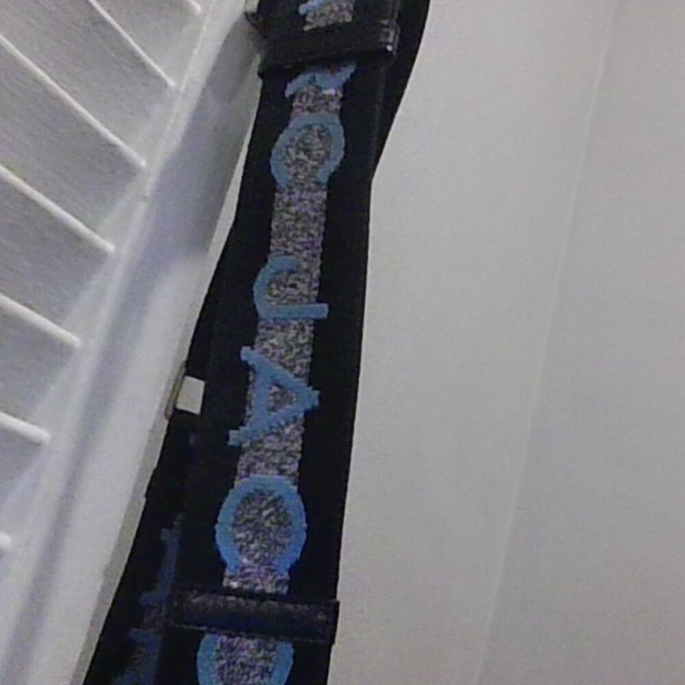 MARC JACOBS BAG CONDITION IS LIKE NEW BLUE AND GOLD! - Picture 4 of 6